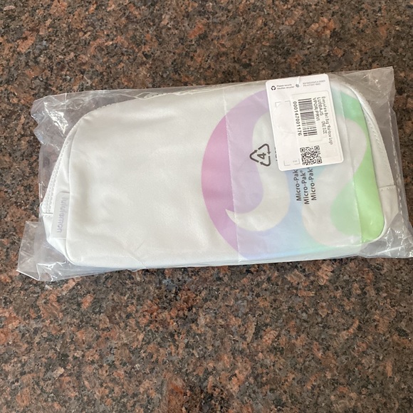 NWT Lululemon Everywhere Belt Bag - Picture 5 of 7